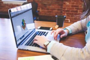 laptop showing digital marketing for beginers 2025